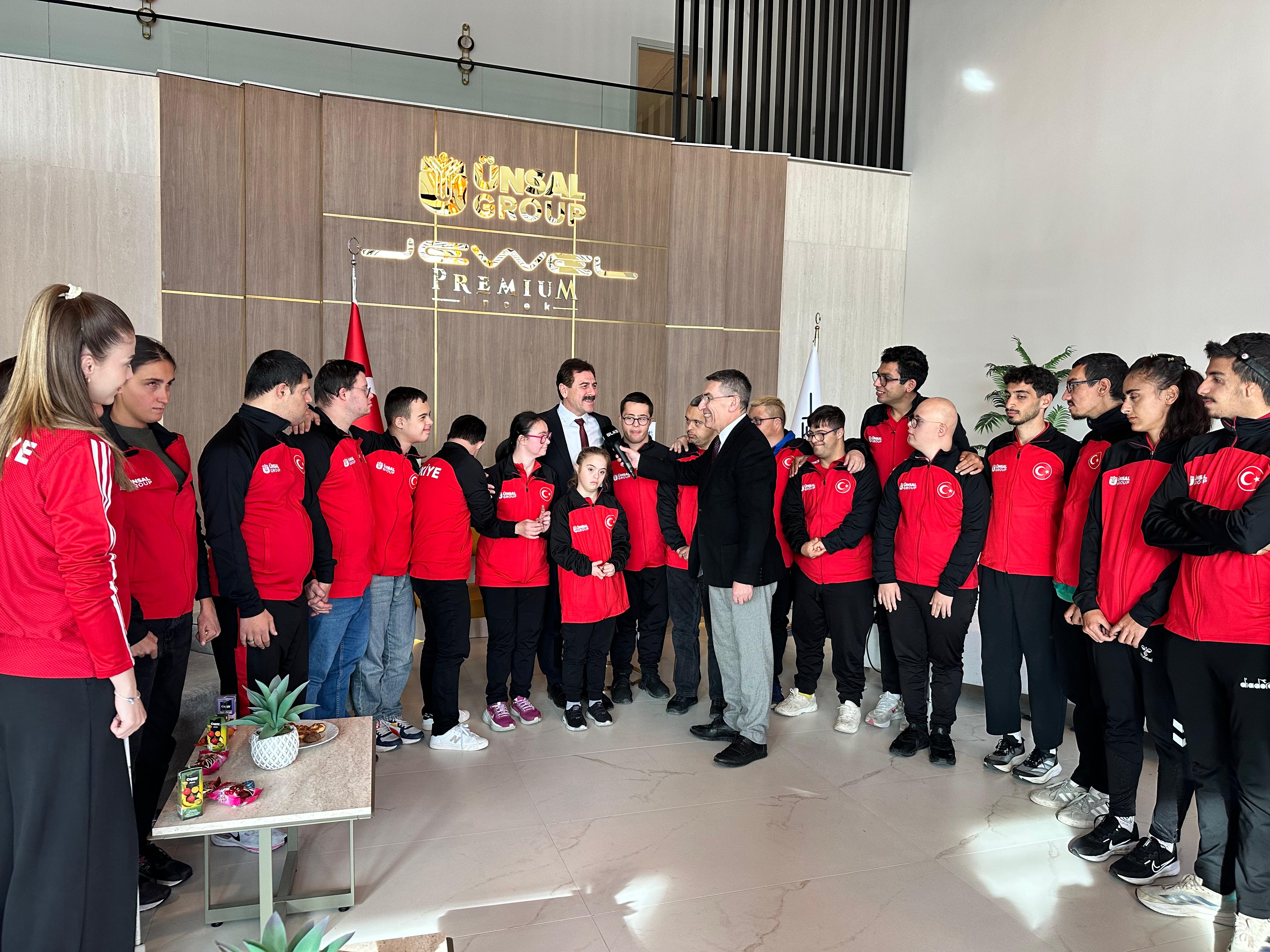 orhan-unsal-ozel-melekleri-odullendirdi